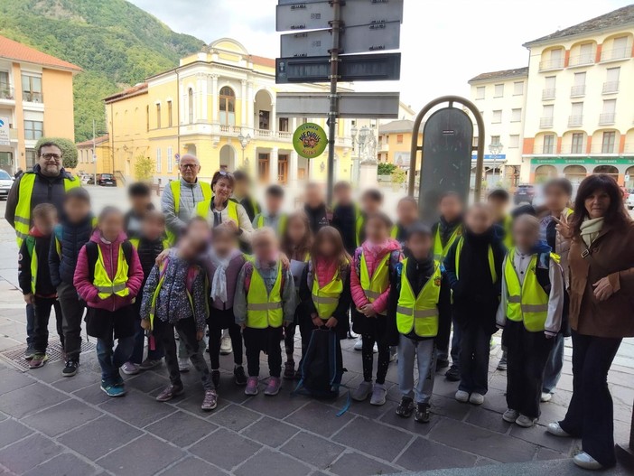 Varallo, il Piedibus cresce e cerca nuovi volontari Varallo, il Piedibus cresce e cerca nuovi volontari