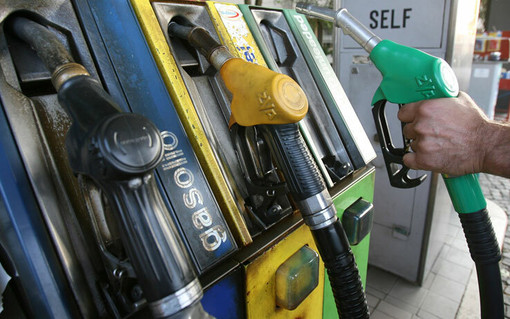 Prorogato il taglio delle accise fino al 3 luglio, sconti confermati su benzina e gasolio Prorogato il taglio delle accise fino al 3 luglio, sconti confermati su benzina e gasolio