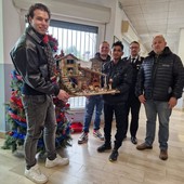 Dalla Comunità AISE in dono un presepe al Comando Provinciale dei Carabinieri Dalla Comunità AISE in dono un presepe al Comando Provinciale dei Carabinieri