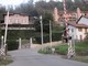 A Borgosesia scossa al passaggio a livello ferisce i cani A Borgosesia scossa al passaggio a livello ferisce i cani