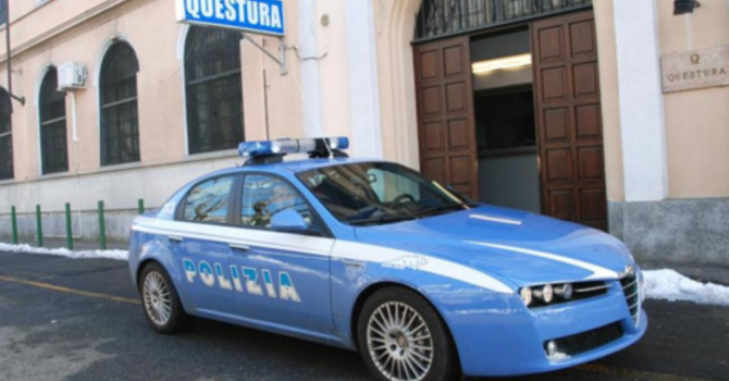 Tentata estorsione in Questura: la Polizia di Stato di Vercelli arresta una 42enne Tentata estorsione in Questura: la Polizia di Stato di Vercelli arresta una 42enne