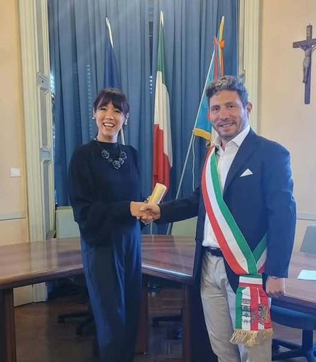 Alicia Neyra diventa cittadina italiana: la cerimonia a Quarona