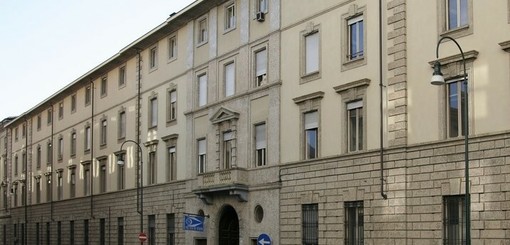 Dal Nord/Ovest: Si presenta con le vittime in Questura per ritirare la querela, la polizia lo arresta per violazione della misura