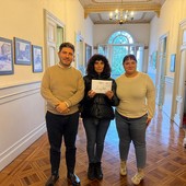 Quarona, raccolti 2.030 euro per la famiglia di Angelo Debonis: consegnato il contributo alla sorella Donatella Quarona, raccolti 2.030 euro per la famiglia di Angelo Debonis: consegnato il contributo alla sorella Donatella