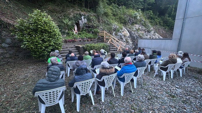 Primo Rosario alla Grotta di Lourdes della Consolata di Varallo
