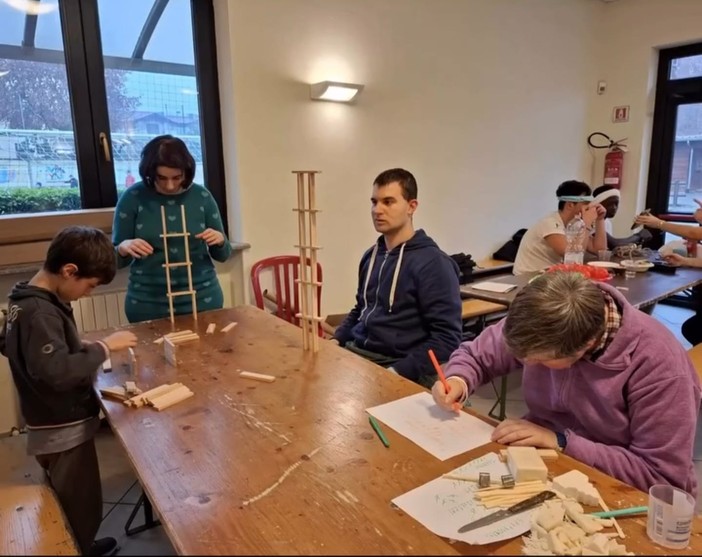 A Borgosesia una giornata per conoscere e sostenere la “Rete Amica”: associazioni e cittadini insieme per il territorio A Borgosesia una giornata per conoscere e sostenere la “Rete Amica”: associazioni e cittadini insieme per il territorio