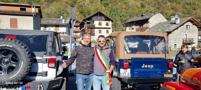 Raduno Jeep a Scopa: un successo che unisce territorio e passione per i motori Raduno Jeep a Scopa: un successo che unisce territorio e passione per i motori