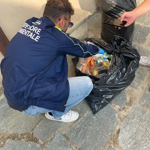 Borgosesia, controlli a campione sulla raccolta differenziata: attivi gli ispettori ambientali COVEVAR