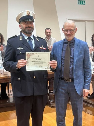 Borgosesia, encomio all’agente di Polizia Locale Alex Franciosa per aver salvato una vita