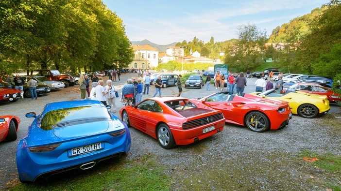Oltre 70 auto a Pray per il raduno del Valsessera Jolly Club Classic (foto Maurizio Merlo) Oltre 70 auto a Pray per il raduno del Valsessera Jolly Club Classic (foto Maurizio Merlo)