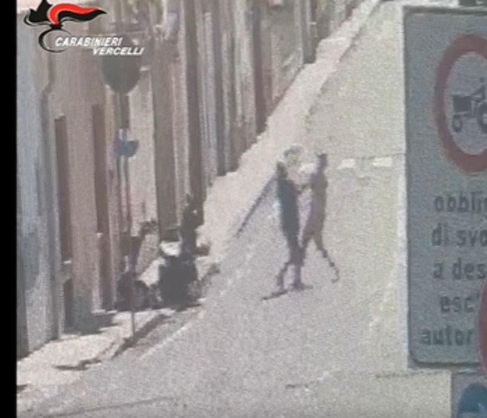 Anziani nel mirino tra Crescentino, Saluggia e Cigliano: un arresto per rapine e scippi Anziani nel mirino tra Crescentino, Saluggia e Cigliano: un arresto per rapine e scippi