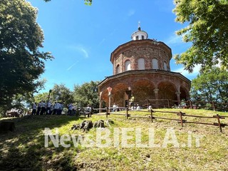 Portula, grande partecipazione alla festa di Rossiglione nel santuario mariano FOTO e VIDEO Massimo Giacobbe per newsbiella.it