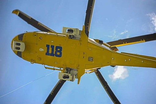 Dal nord ovest: Elicottero precipitato a Lesa: un morto e tre feriti Dal nord ovest: Elicottero precipitato a Lesa: un morto e tre feriti
