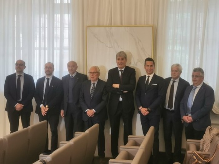 Sant'Andrea, arriva il robot chirurgico: Fondazione Crv investe quasi un milione di euro