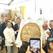 Salone del Gusto, il pane gigante di Coggiola conquista lo stand Piemonte