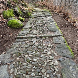 Quarona, pulizia profonda della mulattiera per Valmaggiore