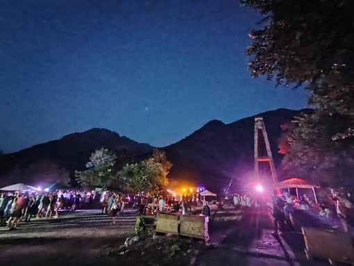 Scopa, successo per la Festa del Ponte delle Piane: oltre 330 prenotati a cena Scopa, successo per la Festa del Ponte delle Piane: oltre 330 prenotati a cena