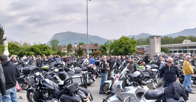 Motori, solidarietà e tradizione: a Serravalle Sesia torna la Motobenedizione dei Motodipendenti