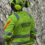 Monte Rosa, allarme valanghe in quota: elisoccorso e Guardia di Finanza salvano due sciatori inglesi e la guida Monte Rosa, allarme valanghe in quota: elisoccorso e Guardia di Finanza salvano due sciatori inglesi e la guida