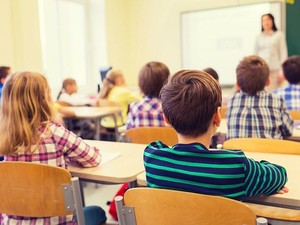 Ritorno a scuola, nuova stangata per le famiglie: fino a 1.300 euro per ogni studente (foto di repertorio)