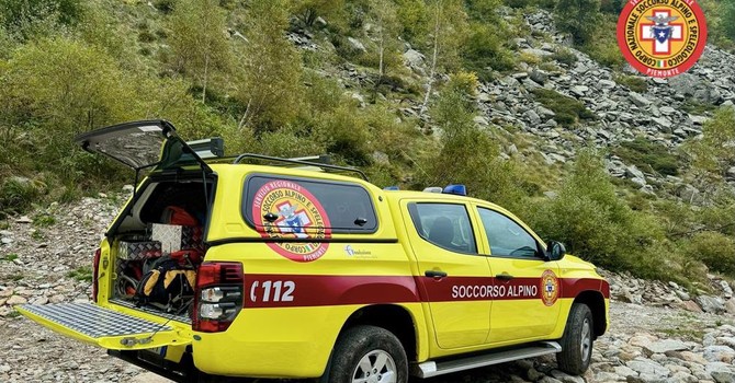 Punto dai calabroni durante una gita in montagna, soccorso un uomo in alta Valsessera (foto di repertorio) Punto dai calabroni durante una gita in montagna, soccorso un uomo in alta Valsessera (foto di repertorio)