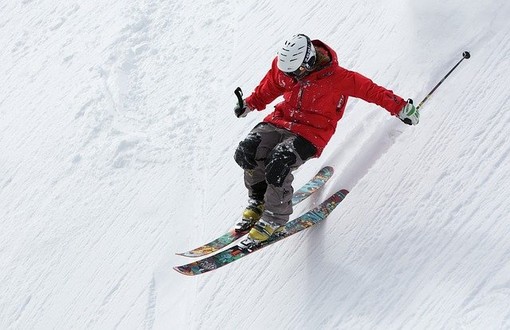 Cambiano le regole sulle piste da sci: tutte le novità (e le sanzioni)