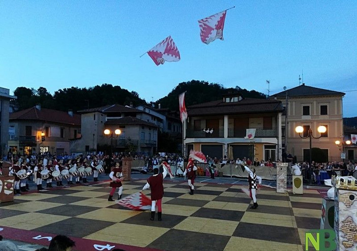Due giorni di festa a Crevacuore con il ritorno degli Scacchi Viventi (foto delle scorse edizioni) Due giorni di festa a Crevacuore con il ritorno degli Scacchi Viventi (foto delle scorse edizioni)