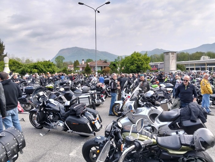 Motori, solidarietà e tradizione: a Serravalle Sesia torna la Motobenedizione dei Motodipendenti