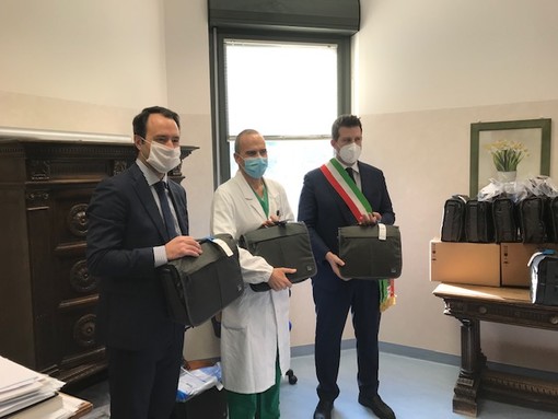 Nella foto da sinistra Pietro Presti, il primario di cardiologia Francesco Rametta e il sindaco Paolo Tiramani