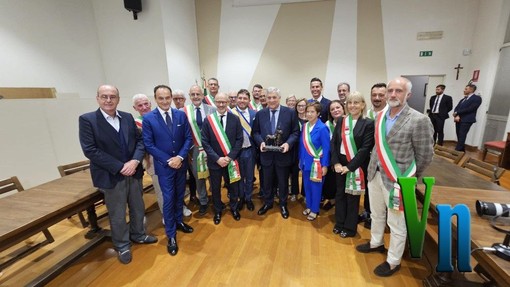 Tajani a Borgosesia: “Sosteniamo i piccoli comuni e l’Italia che esporta” FOTO e VIDEO