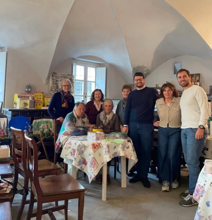 Valduggia, il gruppo “Trine, merletti, chiacchiere e dolcetti” prepara una mostra per Natale Valduggia, il gruppo “Trine, merletti, chiacchiere e dolcetti” prepara una mostra per Natale