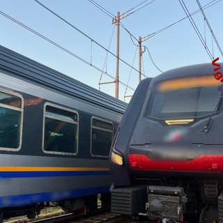 Treno in avaria alla periferia di Vercelli, 400 persone bloccate a bordo: disagi per i pendolari