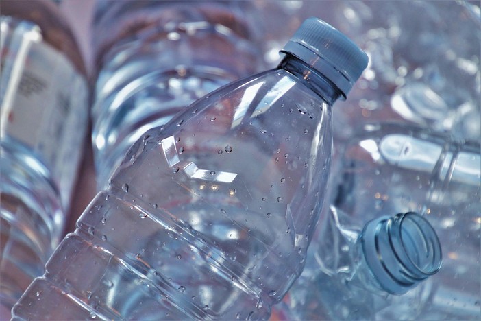 Raccolta plastica a Gattinara, ritardi a causa dello sciopero nazionale: l’Amministrazione invita i cittadini a ritirare i sacchi esposti