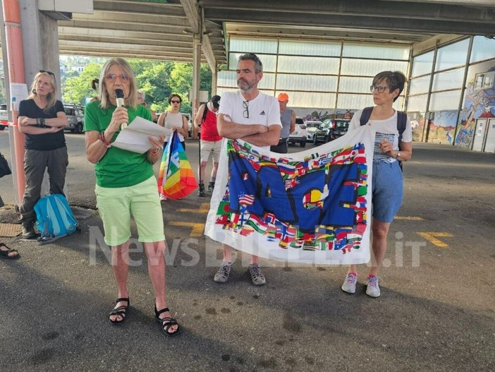 Un messaggio di pace da Valdilana tra incontri, camminate e testimonianze (servizio di Angela Lobefaro per newsbiella.it) Un messaggio di pace da Valdilana tra incontri, camminate e testimonianze (servizio di Angela Lobefaro per newsbiella.it)