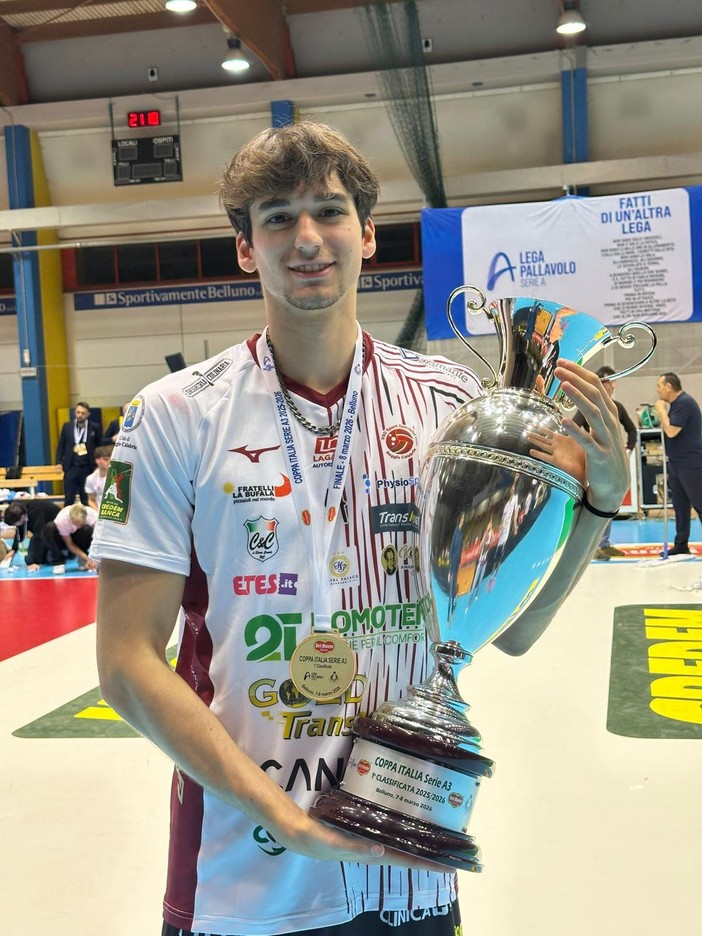 Borgosesia festeggia Thomas Spinello: il palleggiatore valsesiano vince la Coppa Italia di Serie A3 con Reggio Calabria