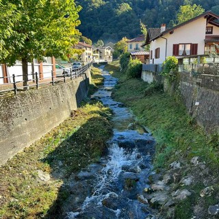 Quarona, l’Aib ripulisce le sponde del torrente Cavaglia