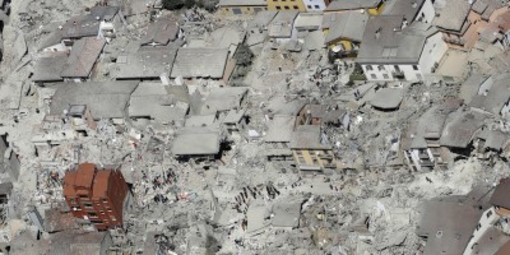 Terremoto: Sciacalli sul web, falsi alpini frodano benefattori