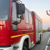 Autoarticolato capovolto a Trino, autista in ospedale