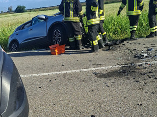 Dal Nord/Ovest, Tronzano Vercellese, scontro tra un’auto e un trattore: morto un uomo di 61 anni Dal Nord/Ovest, Tronzano Vercellese, scontro tra un’auto e un trattore: morto un uomo di 61 anni