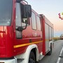 Autoarticolato capovolto a Trino, autista in ospedale