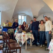 Valduggia, il gruppo “Trine, merletti, chiacchiere e dolcetti” prepara una mostra per Natale