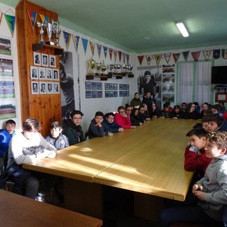 Gli studenti a lezione dal Borgosesia calcio