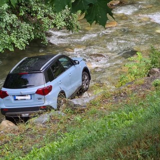 Alagna, auto finisce nel greto del torrente Otro
