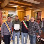 Ivan Carmellino premiato a Scopa per il primo titolo tricolore Ivan Carmellino premiato a Scopa per il primo titolo tricolore