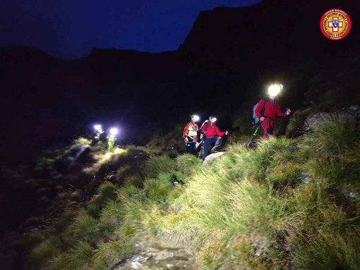 Dal Nord-ovest (TO), notte di ricerche a Usseglio: salvati quattro escursionisti dispersi Dal Nord-ovest (TO), notte di ricerche a Usseglio: salvati quattro escursionisti dispersi