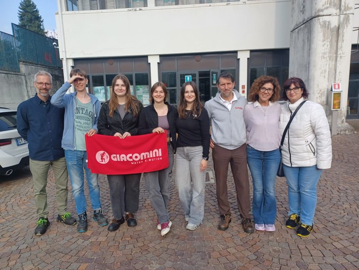 Borgosesia, sei studenti tedeschi in Erasmus al Lancia: tre settimane tra lezioni, aziende e cultura valsesiana Borgosesia, sei studenti tedeschi in Erasmus al Lancia: tre settimane tra lezioni, aziende e cultura valsesiana