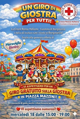 Borgosesia, un giro in giostra gratuito per i bambini: iniziativa della Croce Rossa in Piazza Mazzini