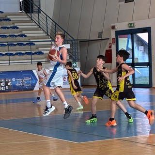 Valsesia Basket Under 13 parte forte nella seconda fase titolo: Volpiano battuta in casa Valsesia Basket Under 13 parte forte nella seconda fase titolo: Volpiano battuta in casa