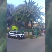 Maxi incendio al Tuscolano, evacuate case vicine a serbatoio Gpl interrato Maxi incendio al Tuscolano, evacuate case vicine a serbatoio Gpl interrato