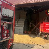 Dal Vercellese: a fuoco un essiccatoio, arrivano i Vigili del Fuoco Dal Vercellese: a fuoco un essiccatoio, arrivano i Vigili del Fuoco